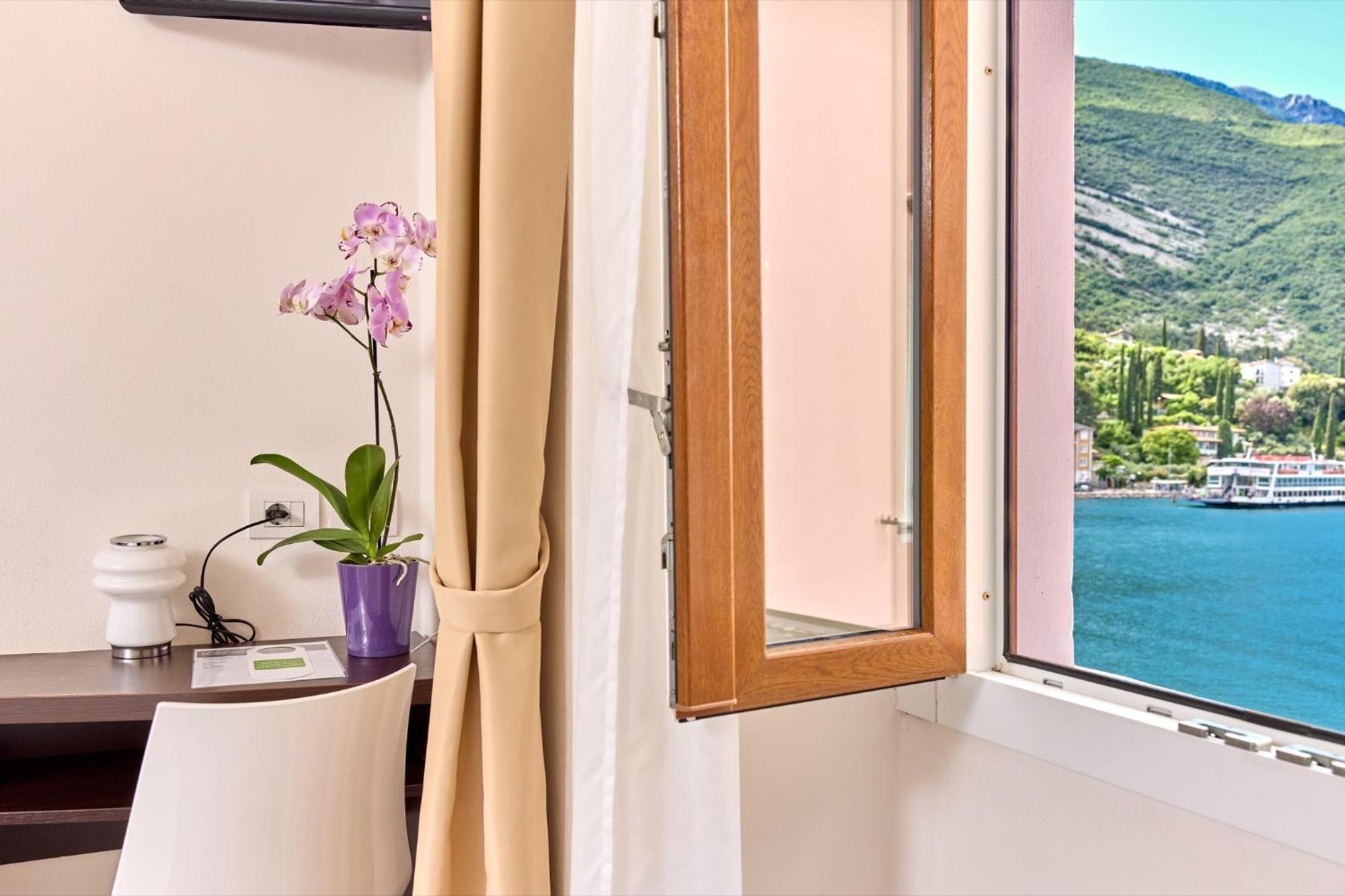 Hotel Geier Torbole Sul Garda Екстер'єр фото