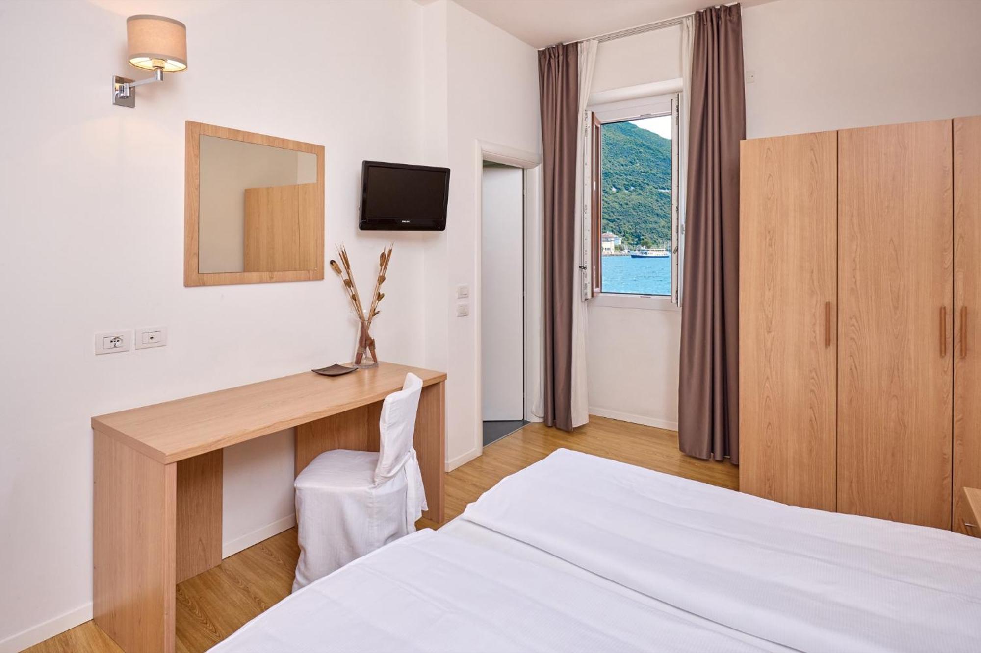 Hotel Geier Torbole Sul Garda Екстер'єр фото