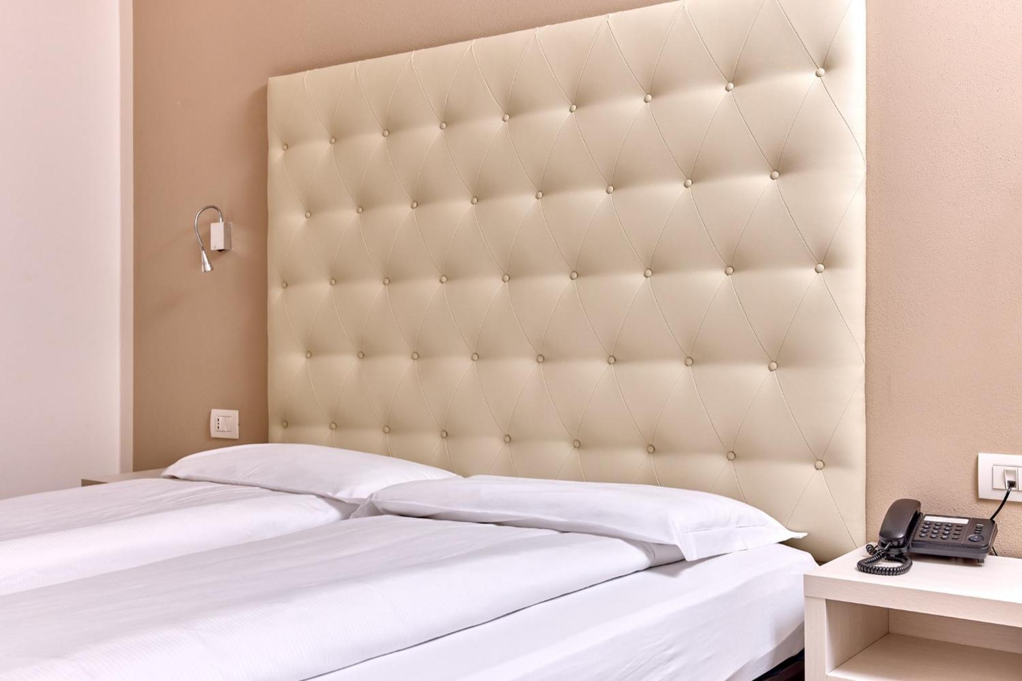 Hotel Geier Torbole Sul Garda Екстер'єр фото