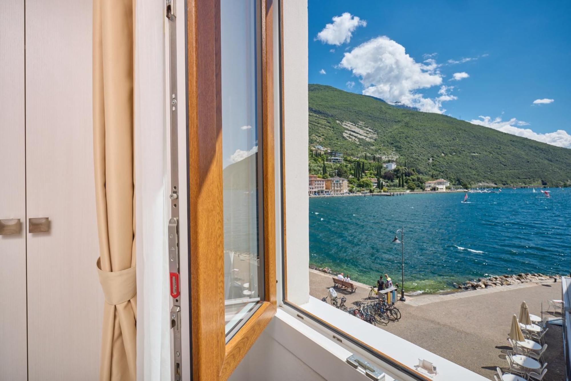 Hotel Geier Torbole Sul Garda Екстер'єр фото