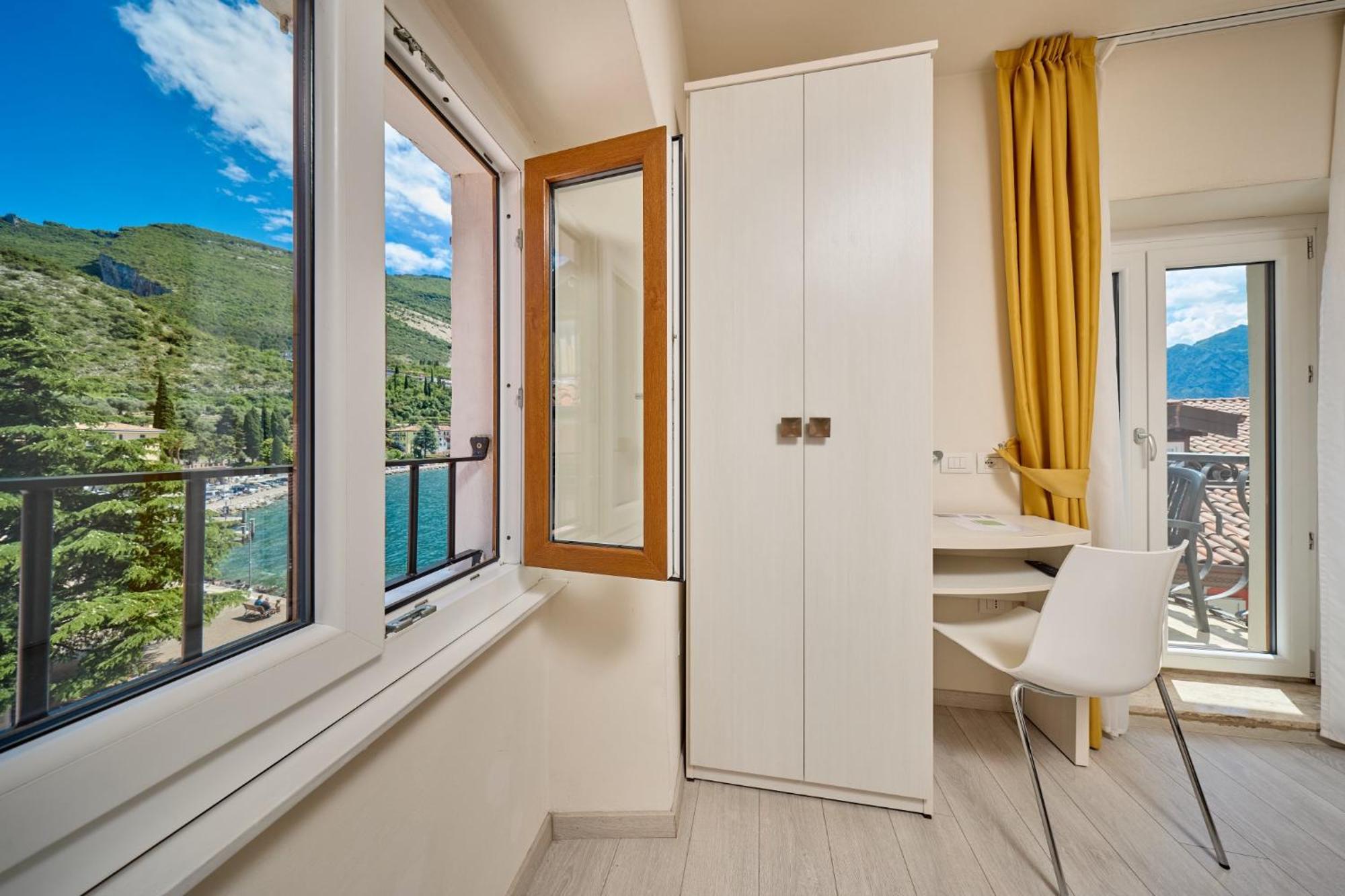 Hotel Geier Torbole Sul Garda Екстер'єр фото