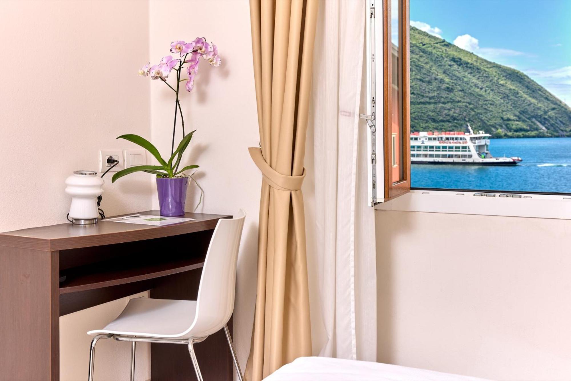 Hotel Geier Torbole Sul Garda Екстер'єр фото