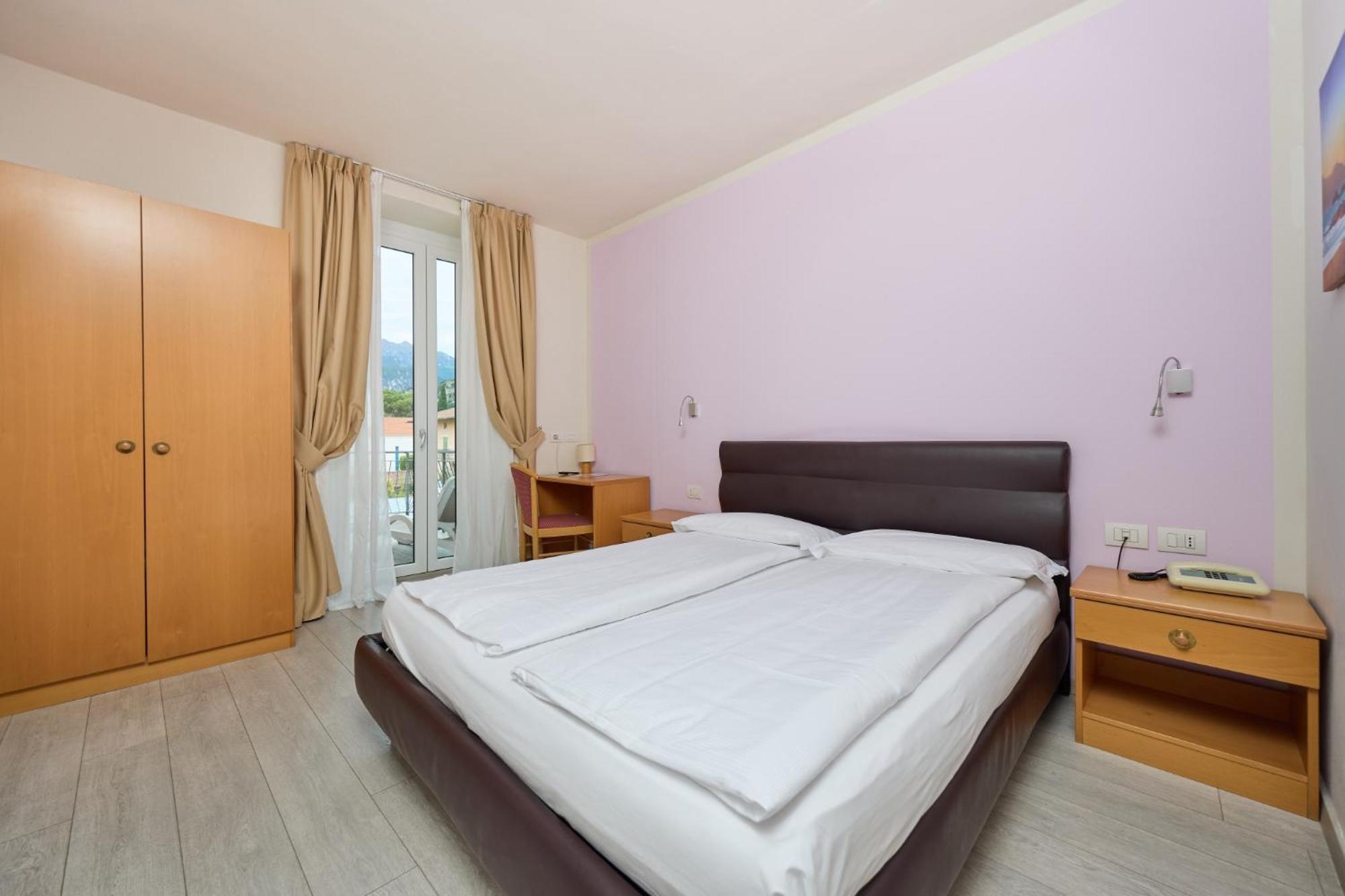 Hotel Geier Torbole Sul Garda Екстер'єр фото