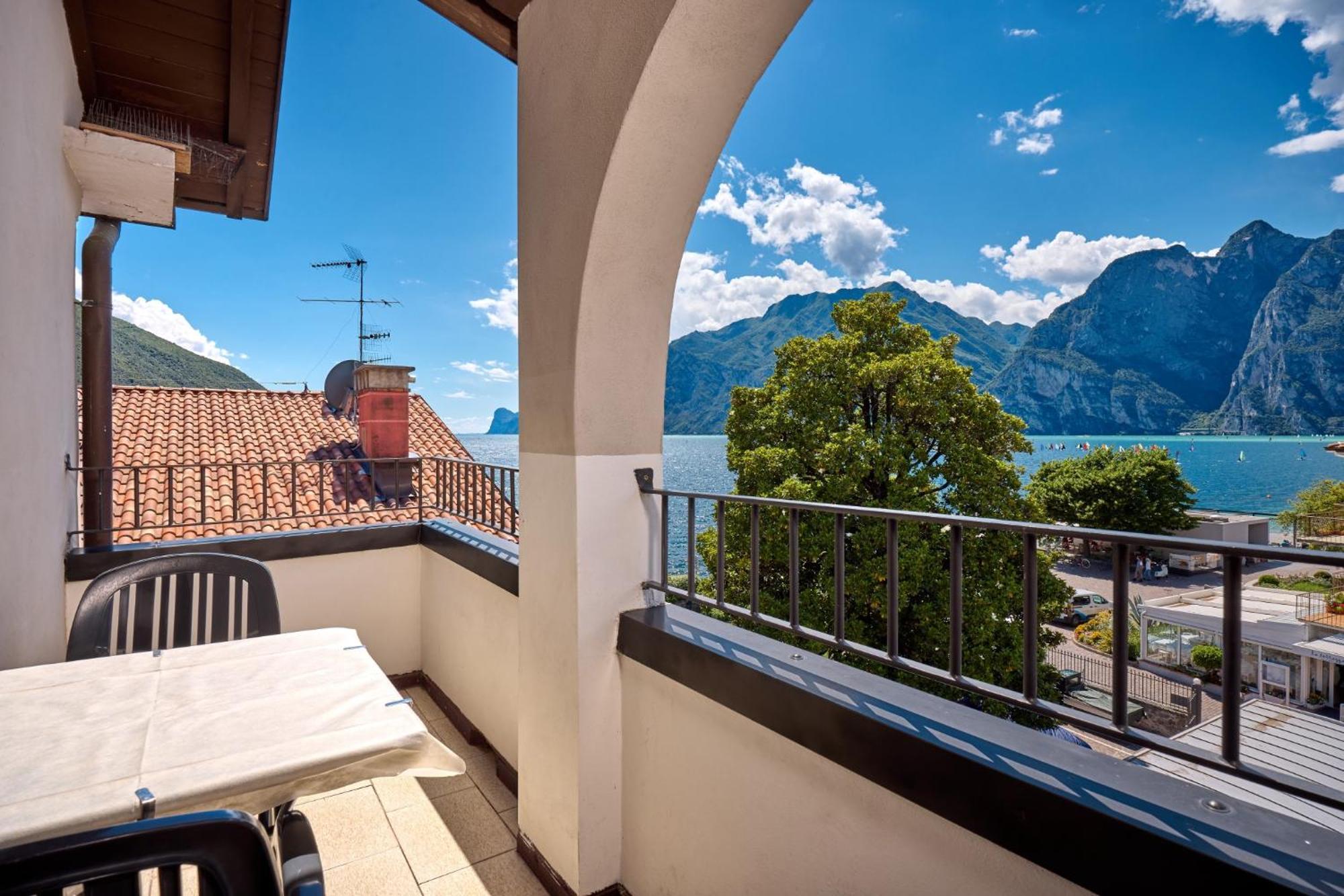 Hotel Geier Torbole Sul Garda Екстер'єр фото