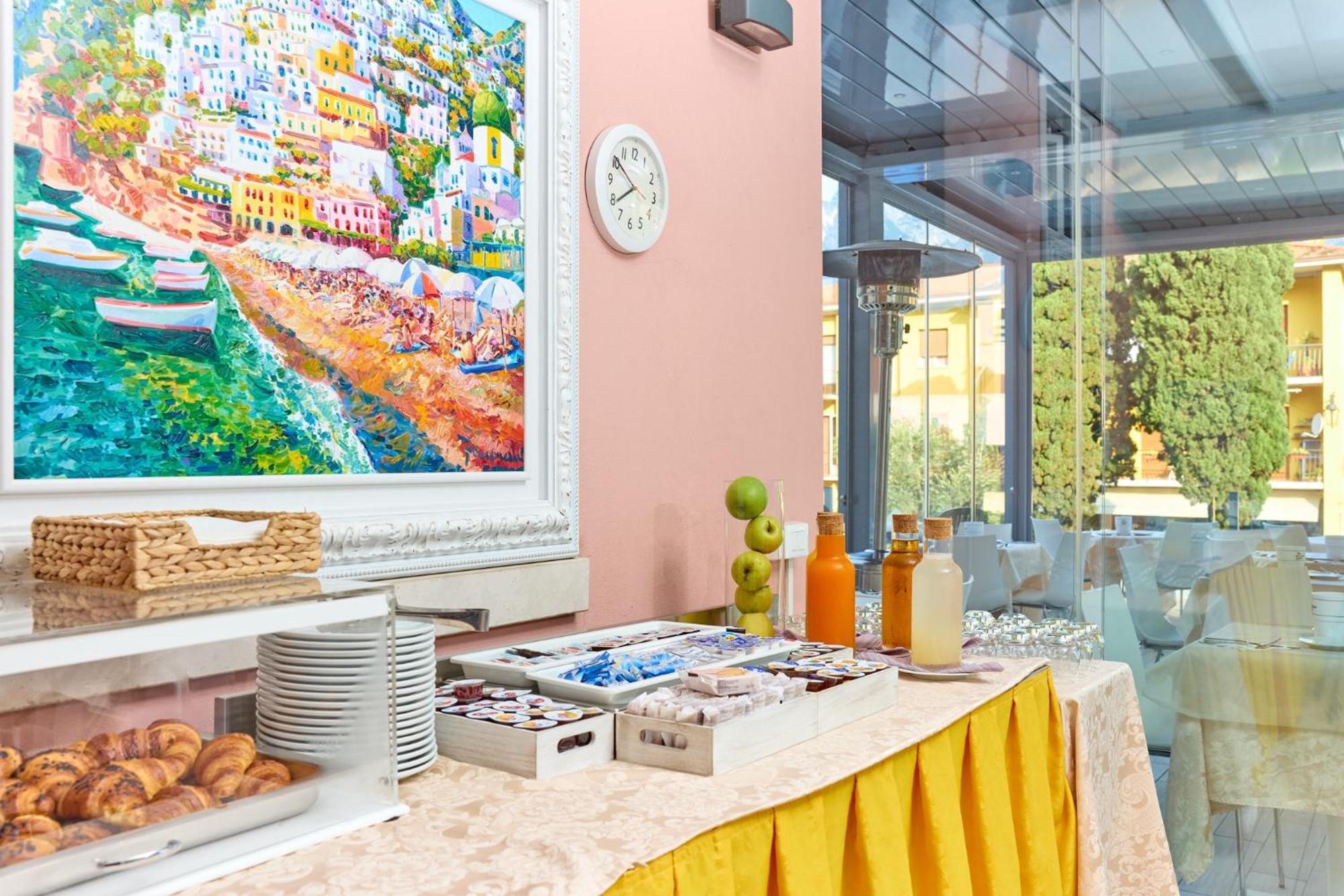 Hotel Geier Torbole Sul Garda Екстер'єр фото