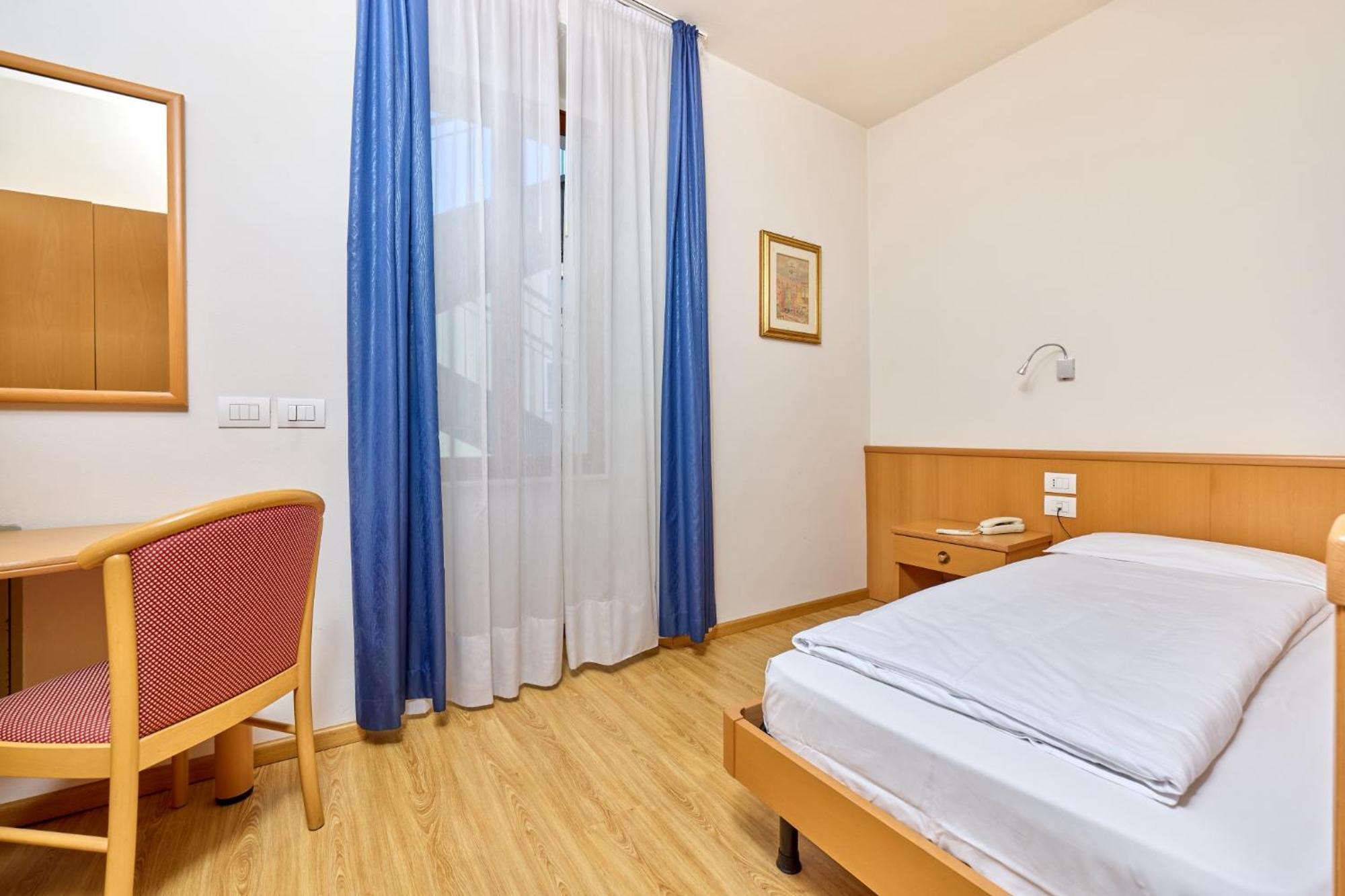 Hotel Geier Torbole Sul Garda Екстер'єр фото