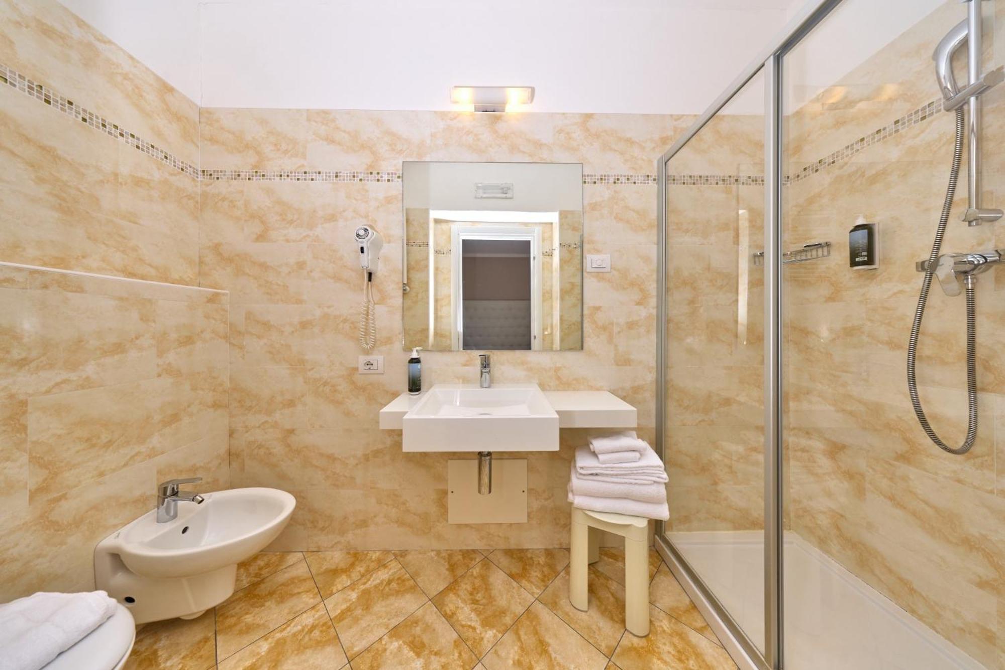 Hotel Geier Torbole Sul Garda Екстер'єр фото
