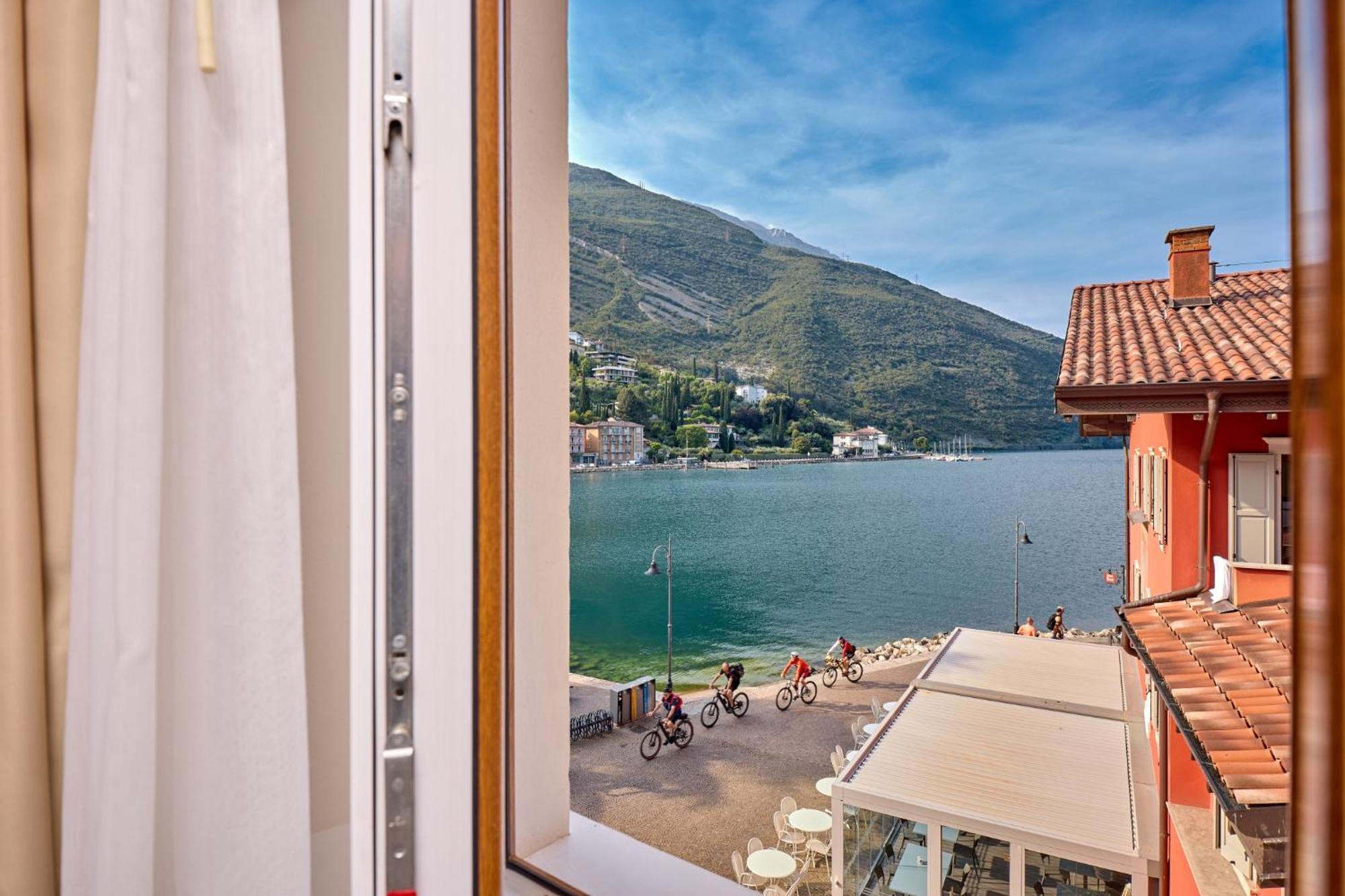 Hotel Geier Torbole Sul Garda Екстер'єр фото