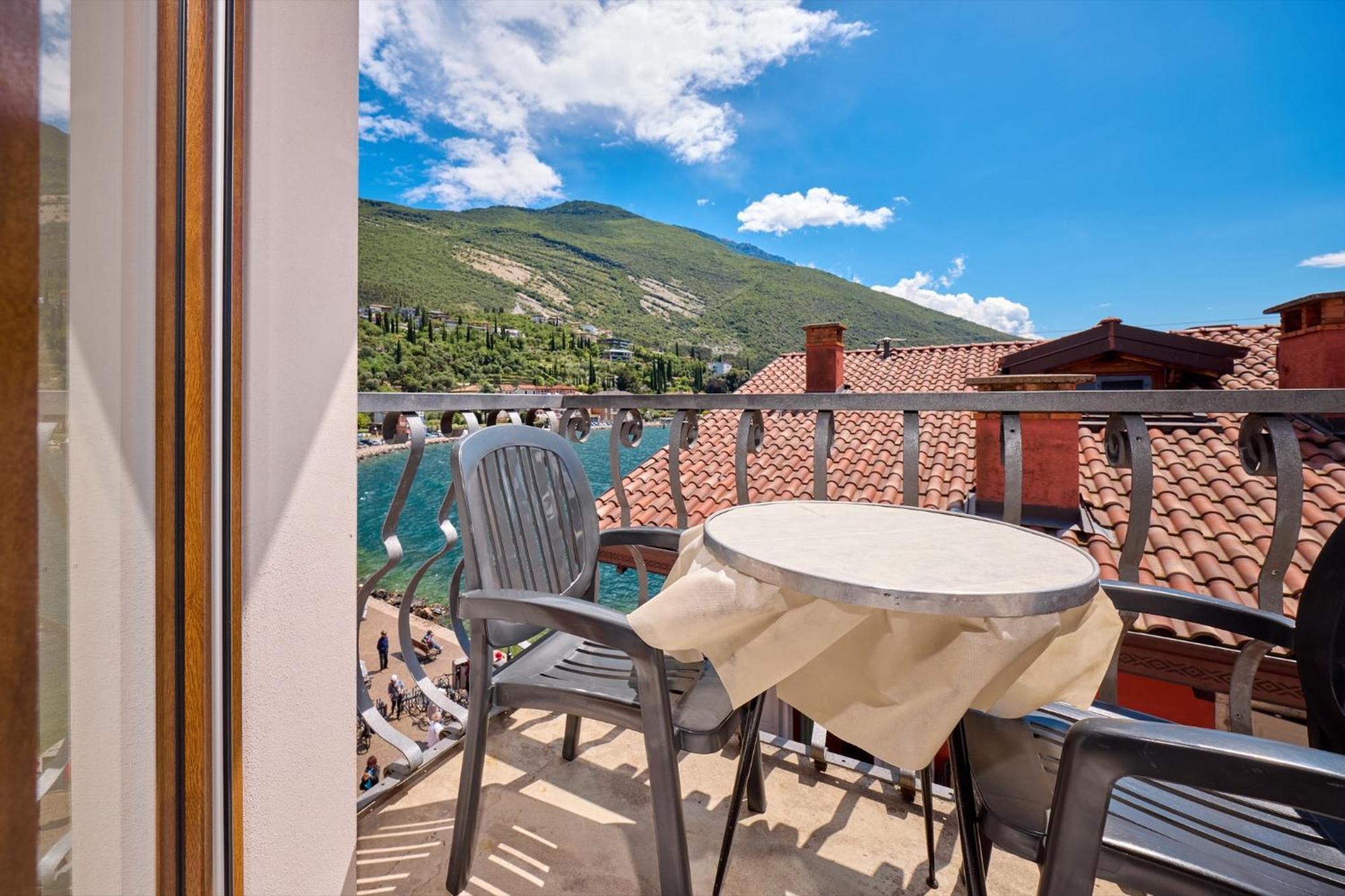 Hotel Geier Torbole Sul Garda Екстер'єр фото
