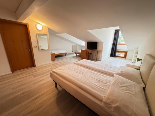 Hotel Geier Torbole Sul Garda Екстер'єр фото
